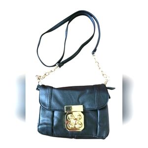 Elegant Black Leather Shoulder Bag